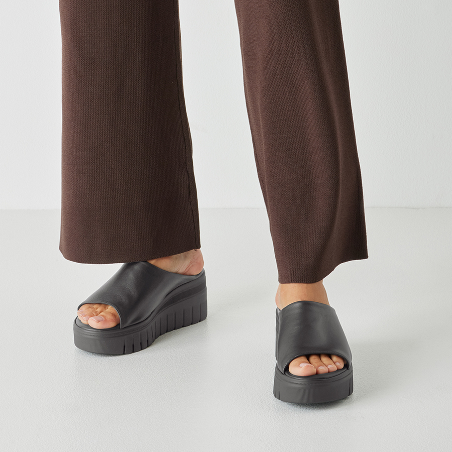 Tamaris 27206-46 Sandals-Black