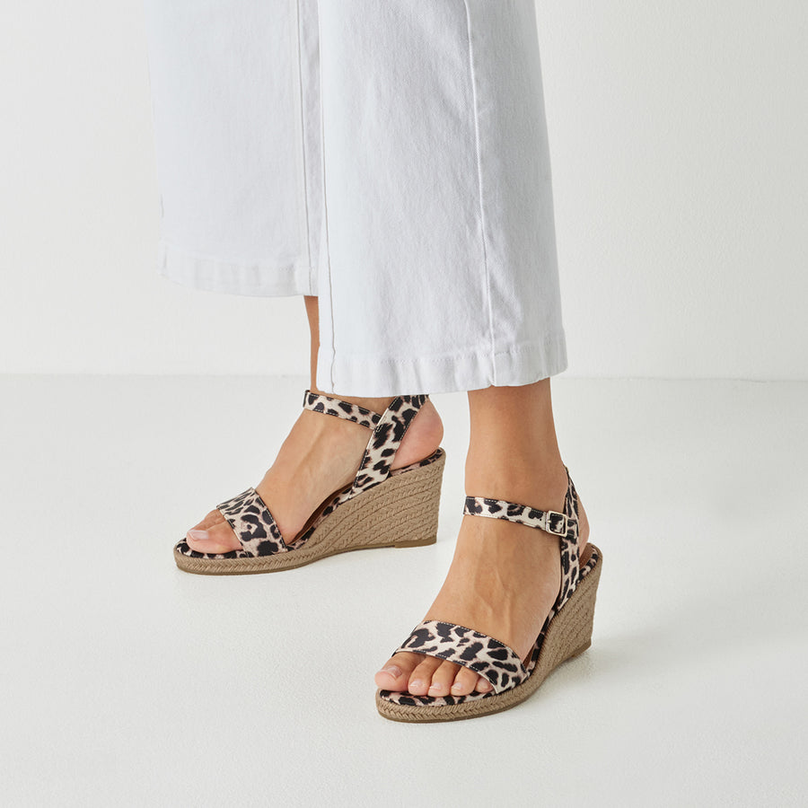 Tamaris 28300 Wedge Sandals-Leopard