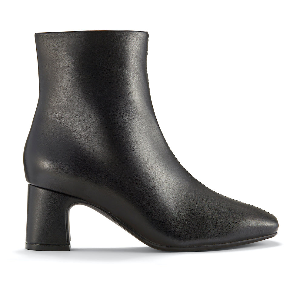 Clarks Fernie Zip Ankle Boot-Black Leather D