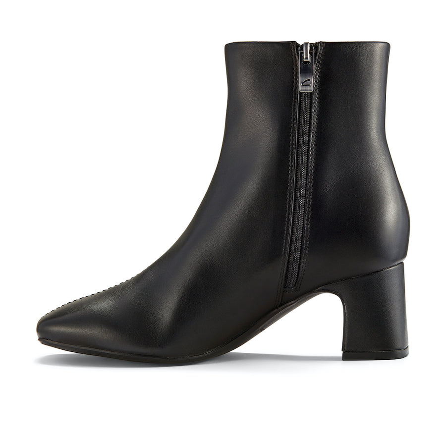 Clarks Fernie Zip Ankle Boot-Black Leather D