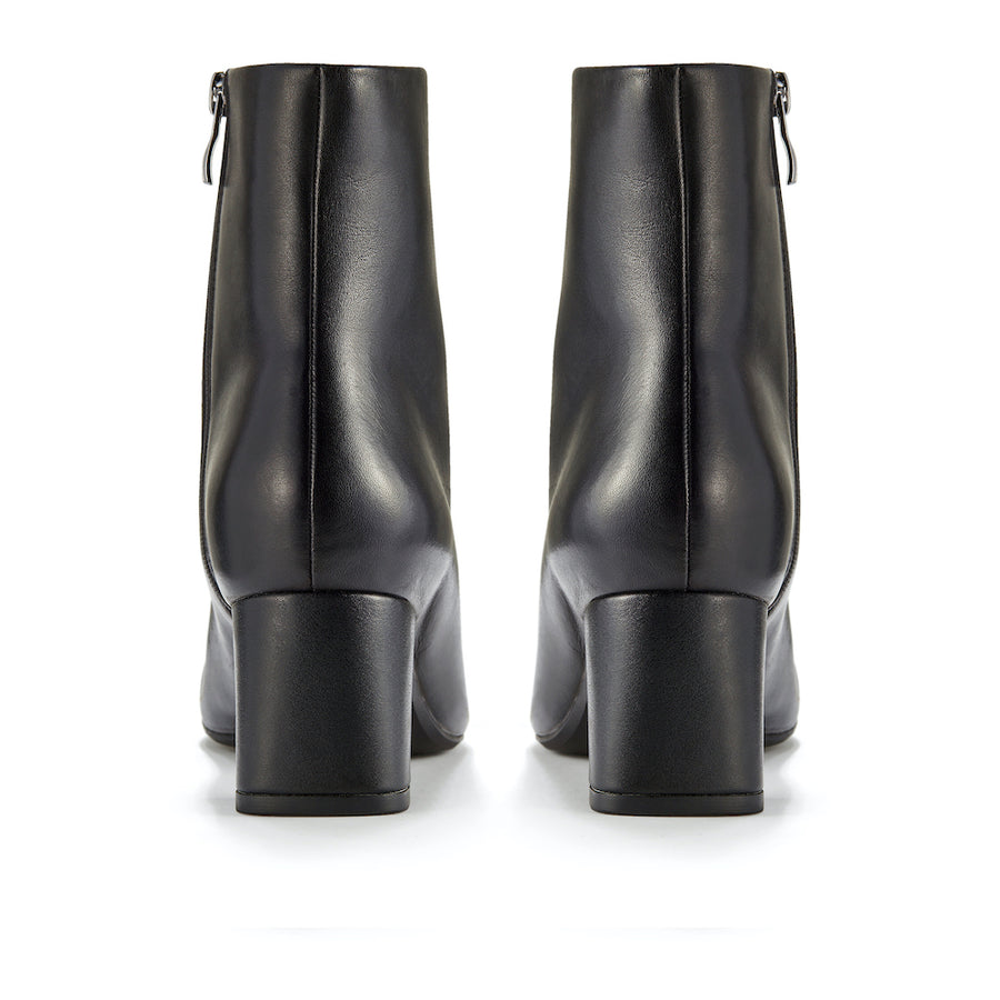 Clarks Fernie Zip Ankle Boot-Black Leather D