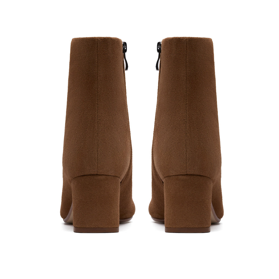 Clarks Fernie Zip Ankle Boot-Walnut D