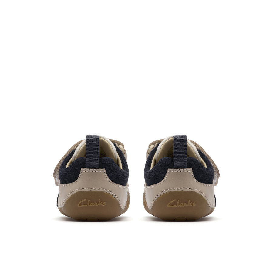 Clarks Tiny Gleam T Boys' Shoe-Neutral F