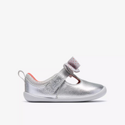 Clarks Roamer Trim T Shoe-Silver Leather F