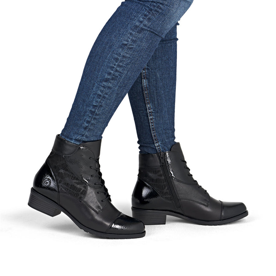 Remonte D6882 Ankle Boots-Black