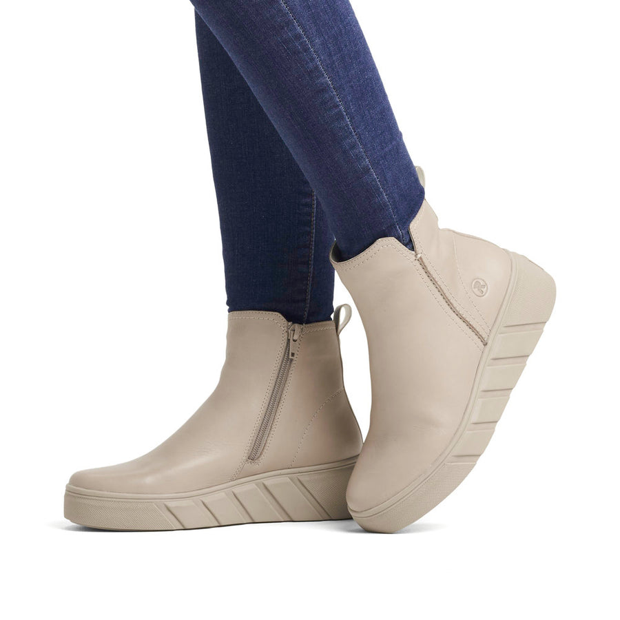 Revolution W0562 Ankle Boots-Beige