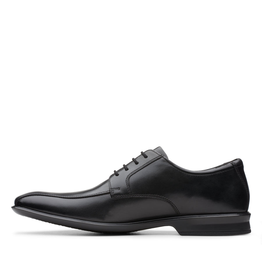 Clarks Bensley Run Shoe-Black Lea G