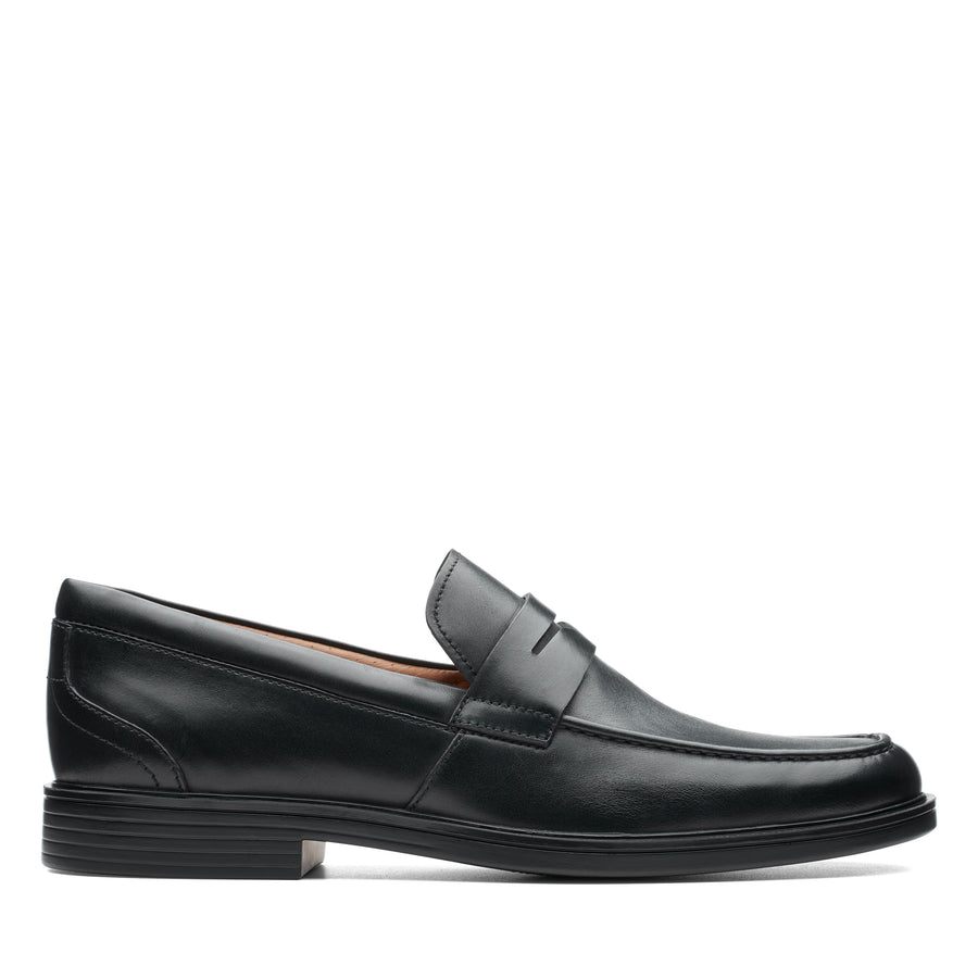 Clarks Un Aldric Step Shoe-Black Lea G